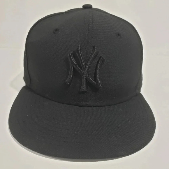 New York Yankees New Era Mens Black Fitted  Hat - Picture 1 of 4